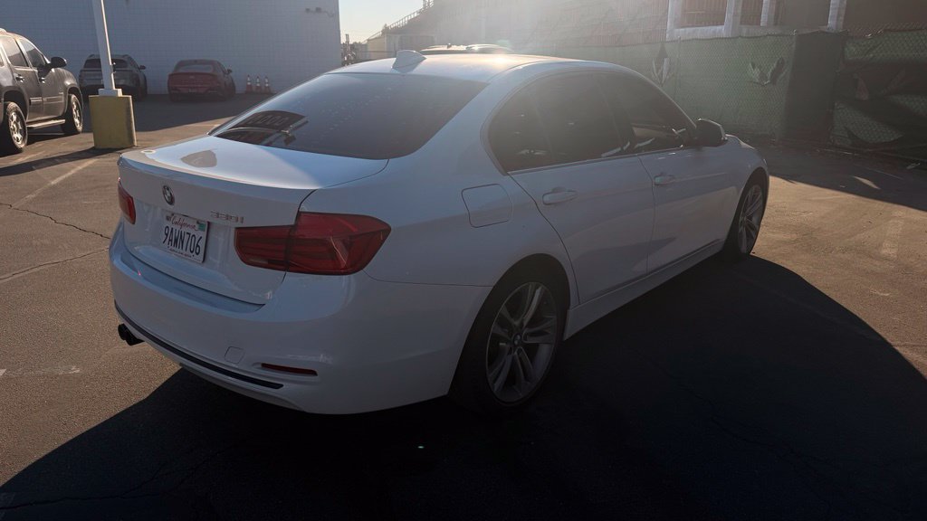 Used 2018 BMW 330i Sedan RWD image 3