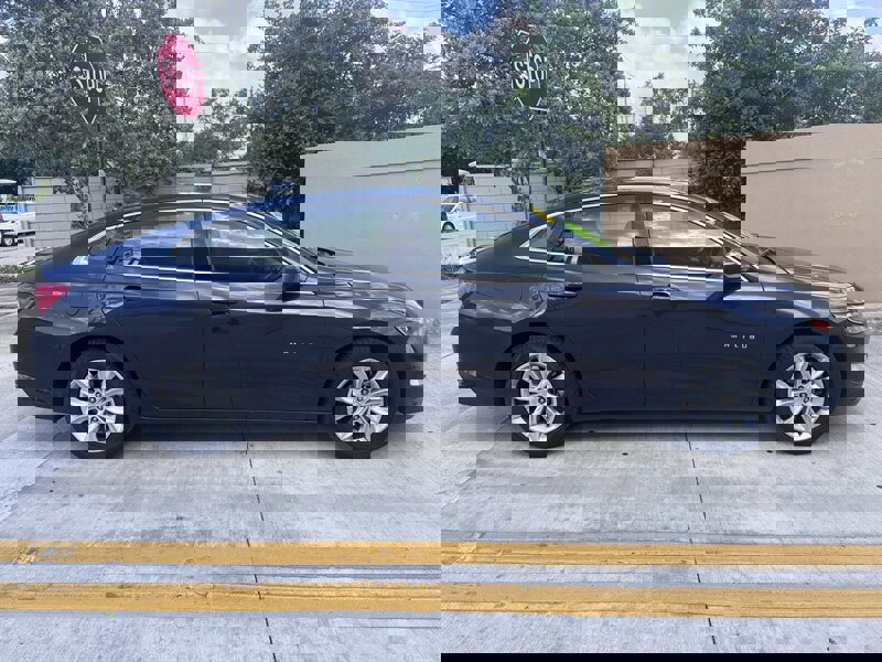 Used 2023 Chevrolet Malibu LT image 4