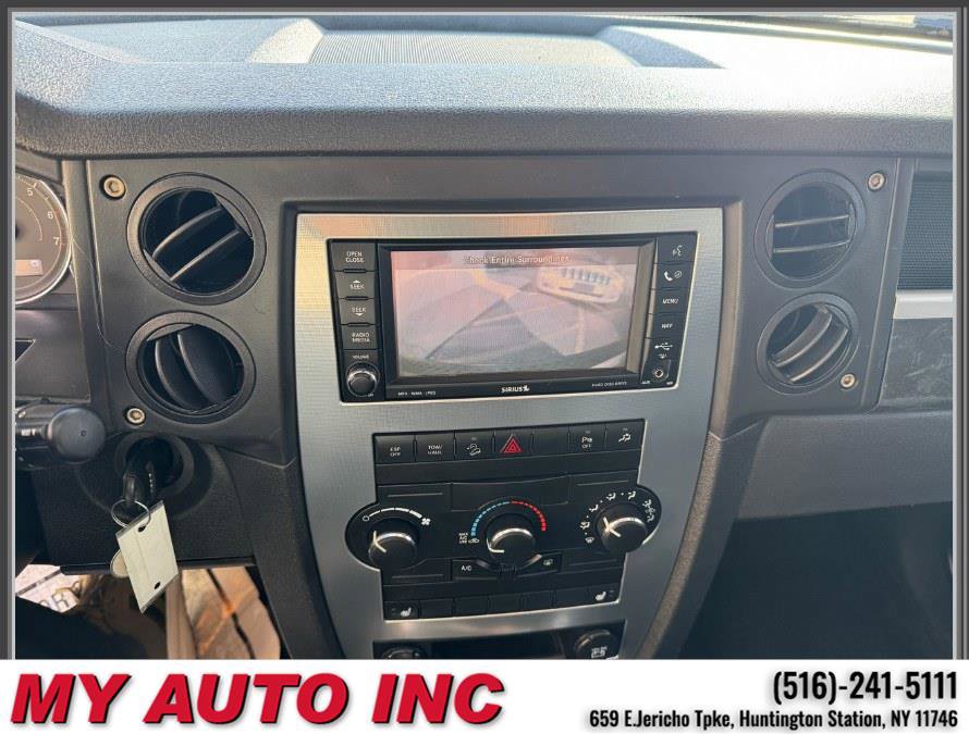 Used 2010 Jeep Commander Sport w/ Sun/Sound Group image 18