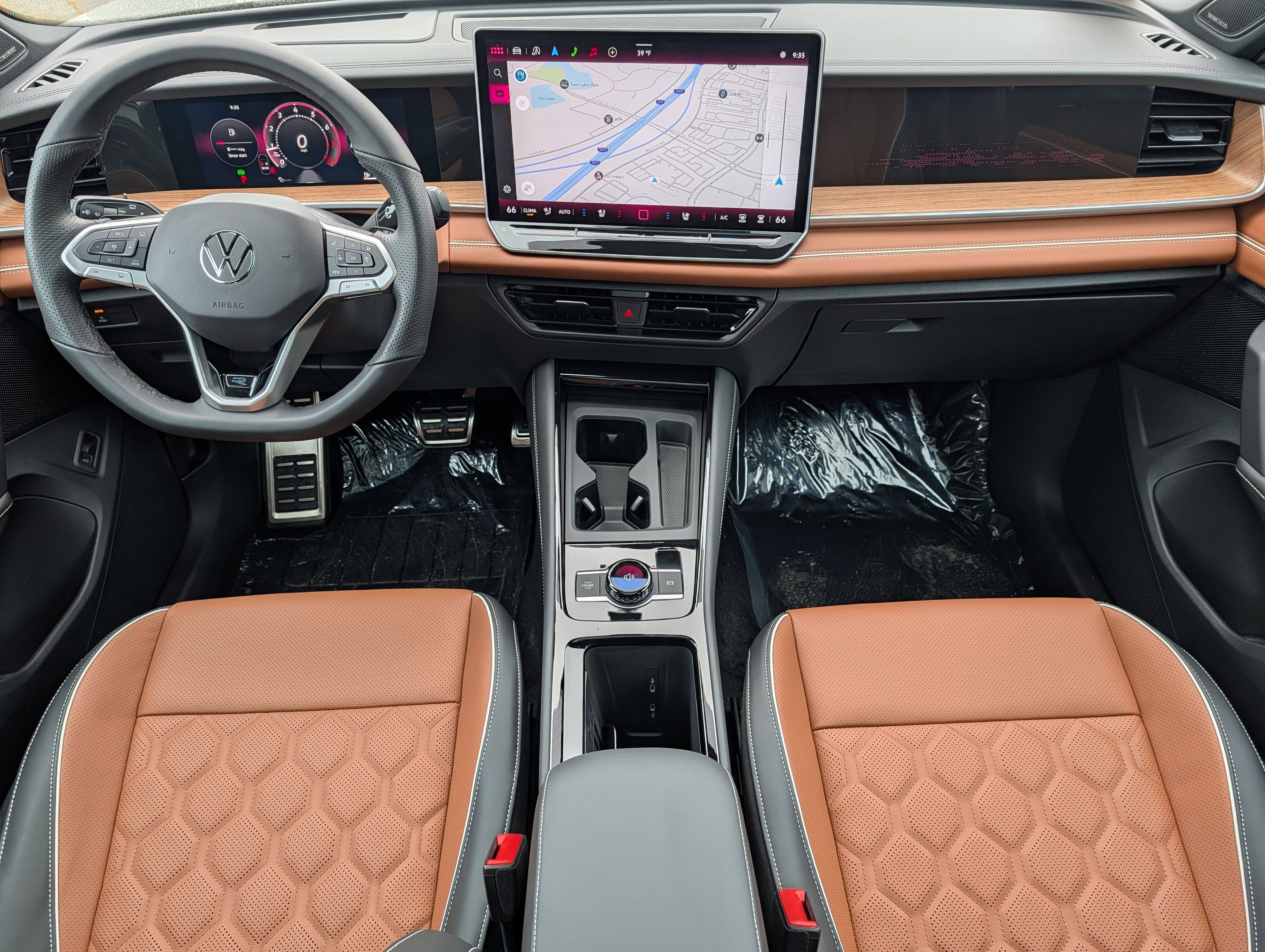 New 2026 Volkswagen Tiguan SEL R-Line AWD/4WD image 10