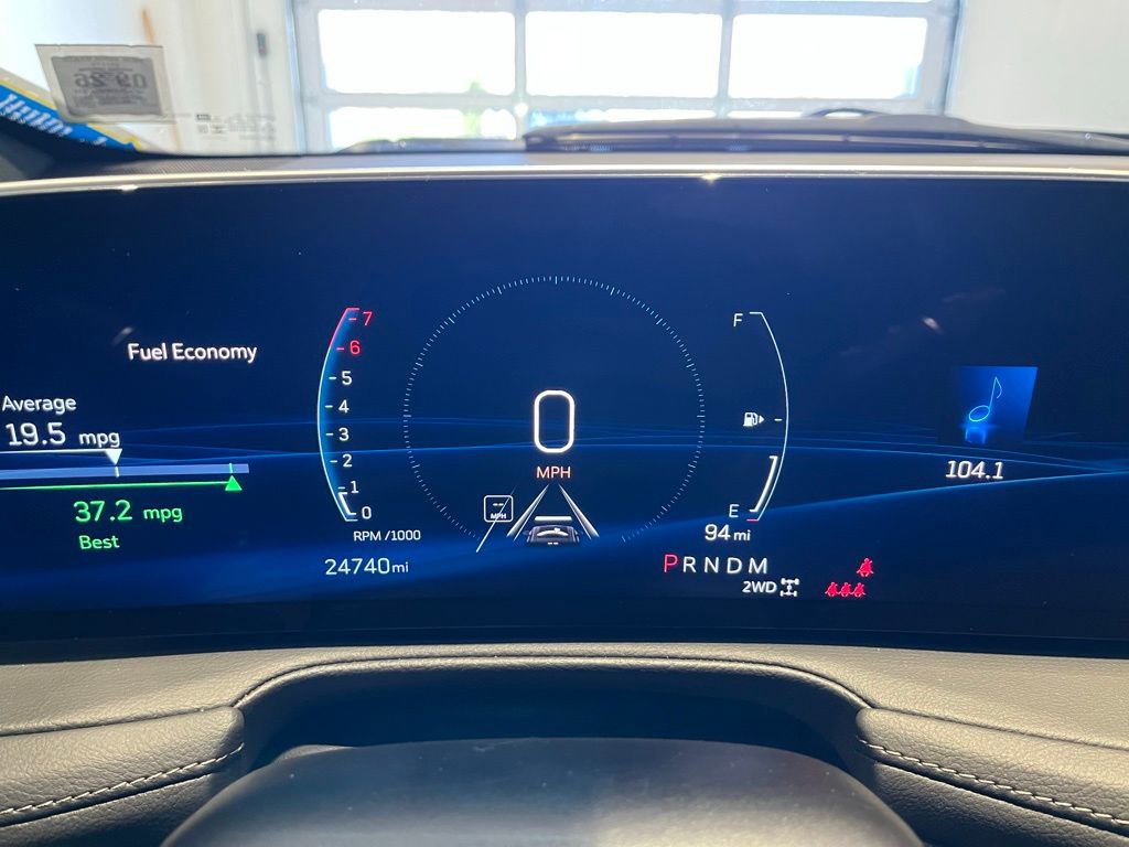 Used 2025 Cadillac XT4 Premium Luxury image 6