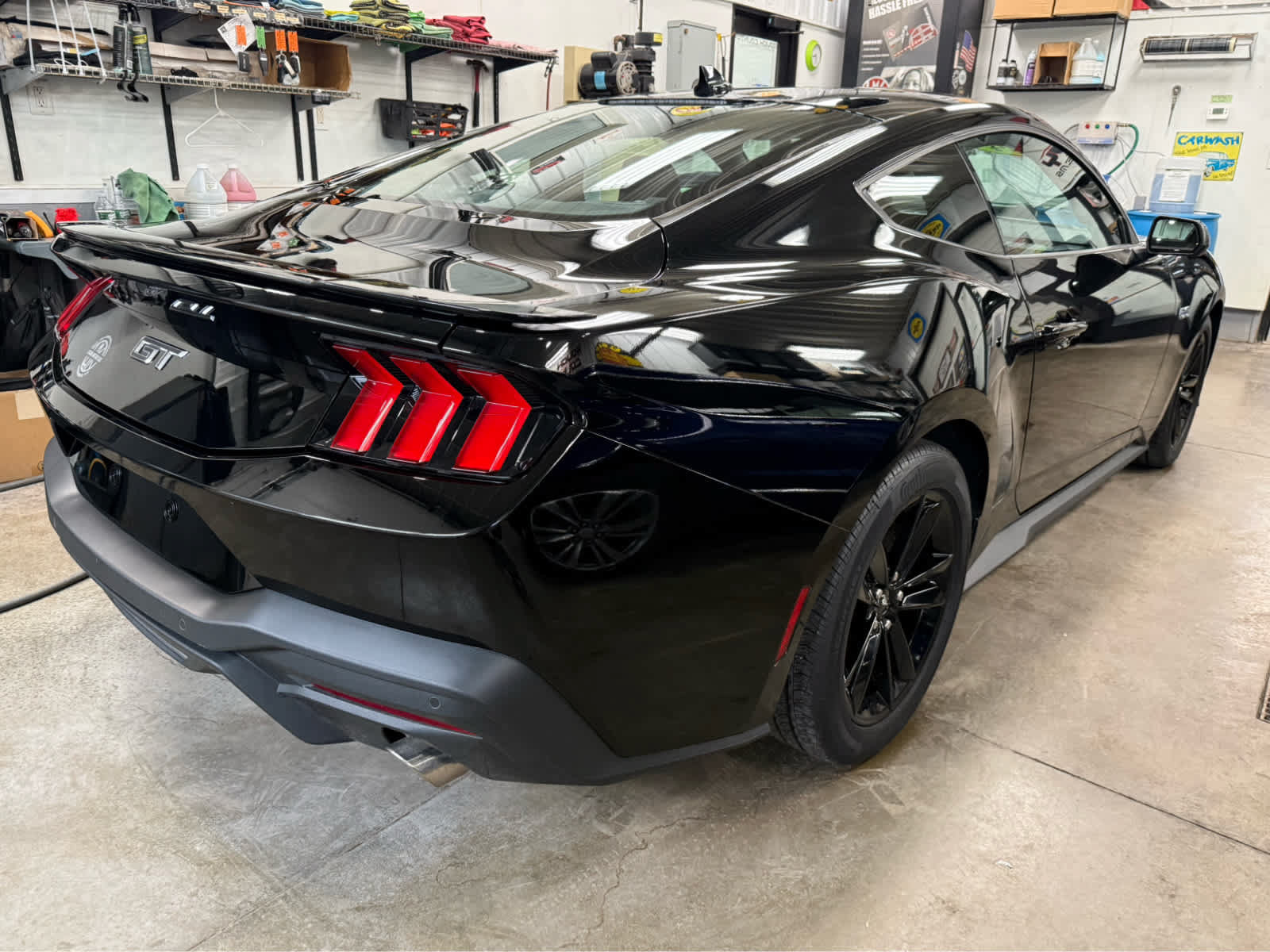 Used 2024 Ford Mustang GT RWD image 5
