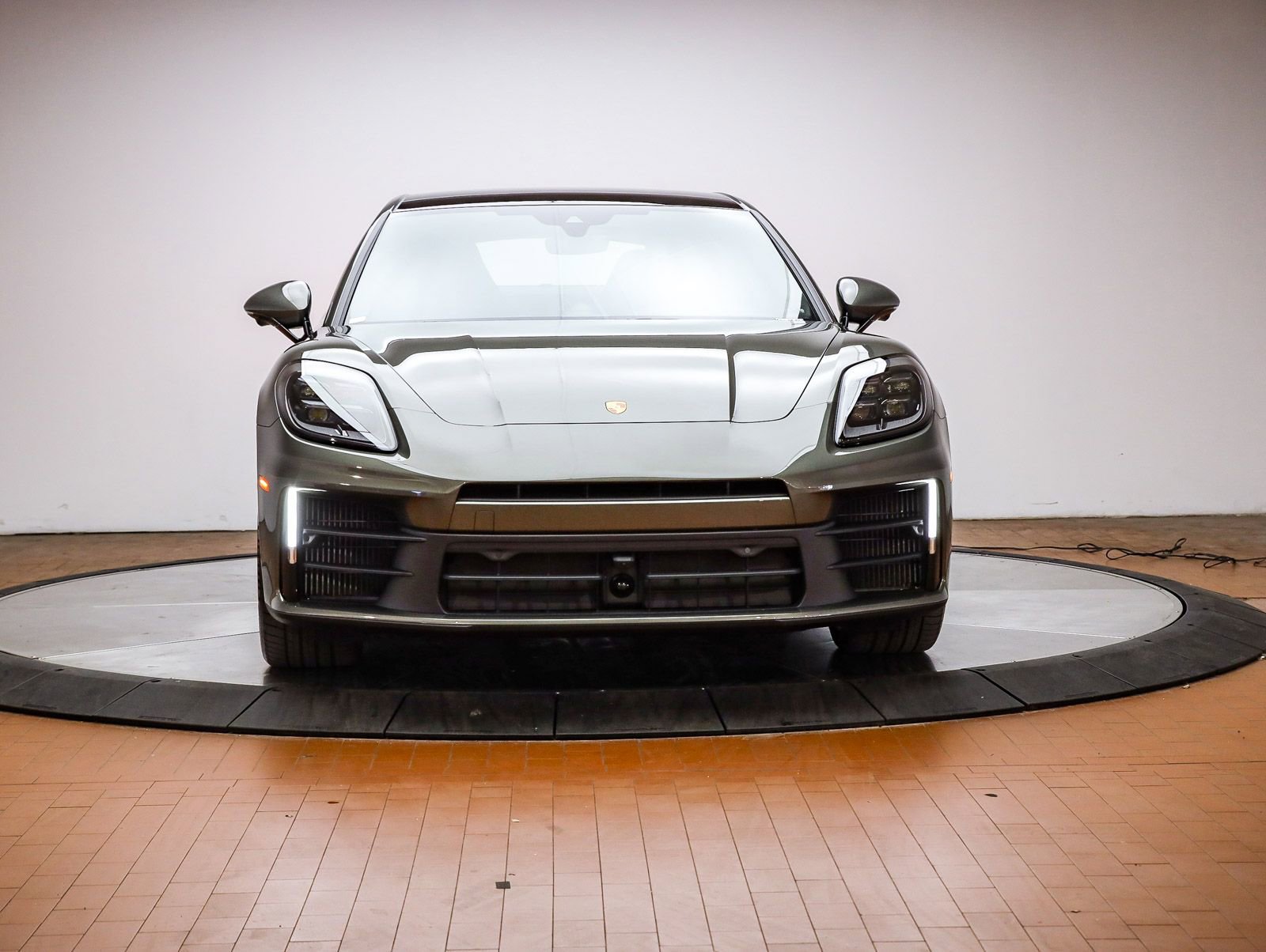 Used 2026 Porsche Panamera 4 image 15