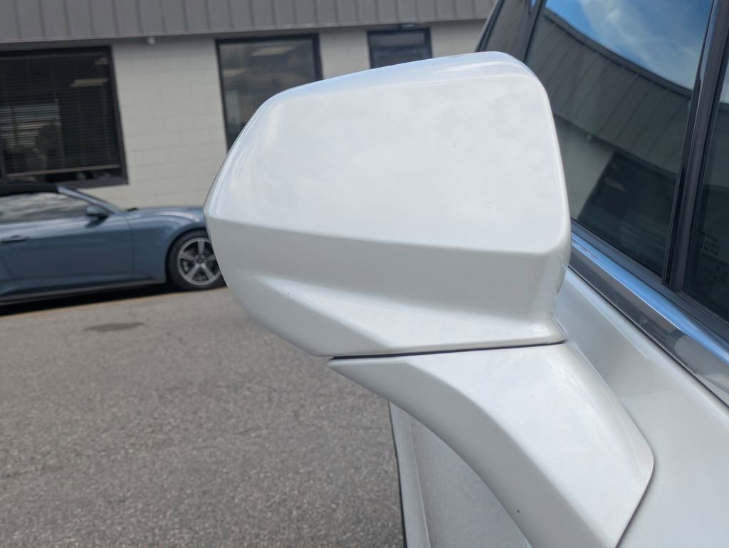 Used 2022 Cadillac XT4 Luxury w/ Cold Weather Package AWD/4WD image 12