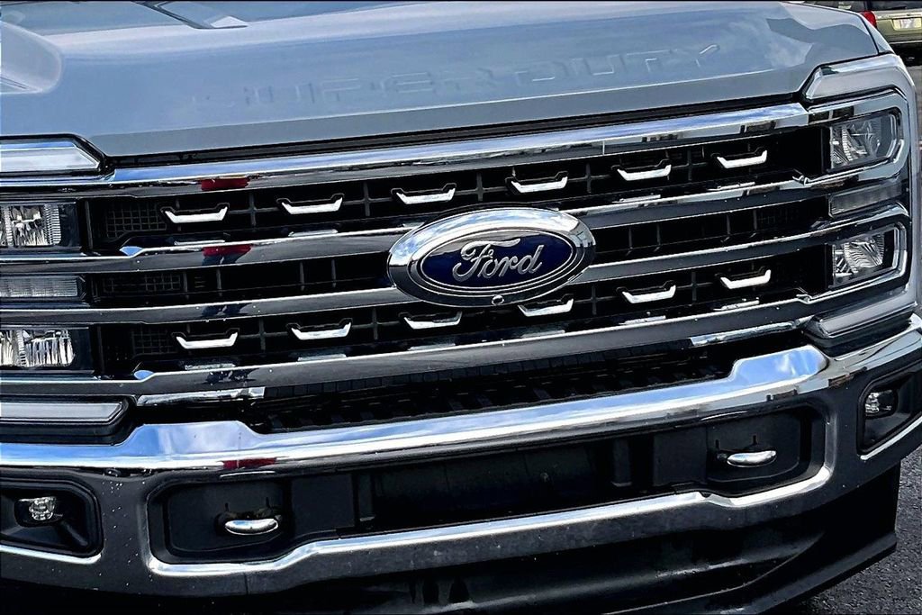 Used 2024 Ford F350 Lariat image 29