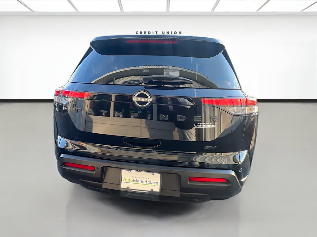 Used 2022 Nissan Pathfinder SV w/ SV Black Package image 5