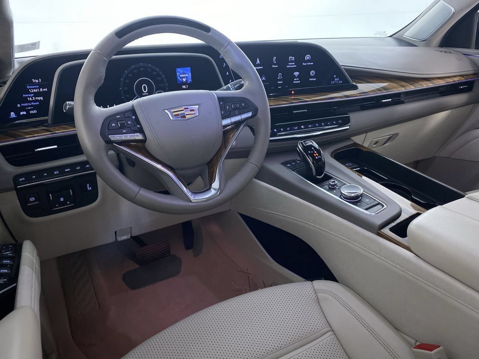 Certified 2024 Cadillac Escalade ESV Sport Platinum w/ LPO, ONYX Package AWD/4WD image 2
