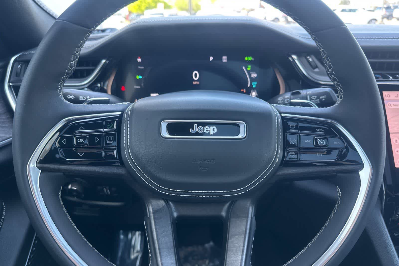 Certified 2022 Jeep Grand Cherokee Overland w/ MOPAR Finishing Package AWD/4WD image 26