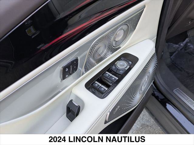 Used 2024 Lincoln Nautilus Black Label w/ Jet Appearance Package (87T) image 11