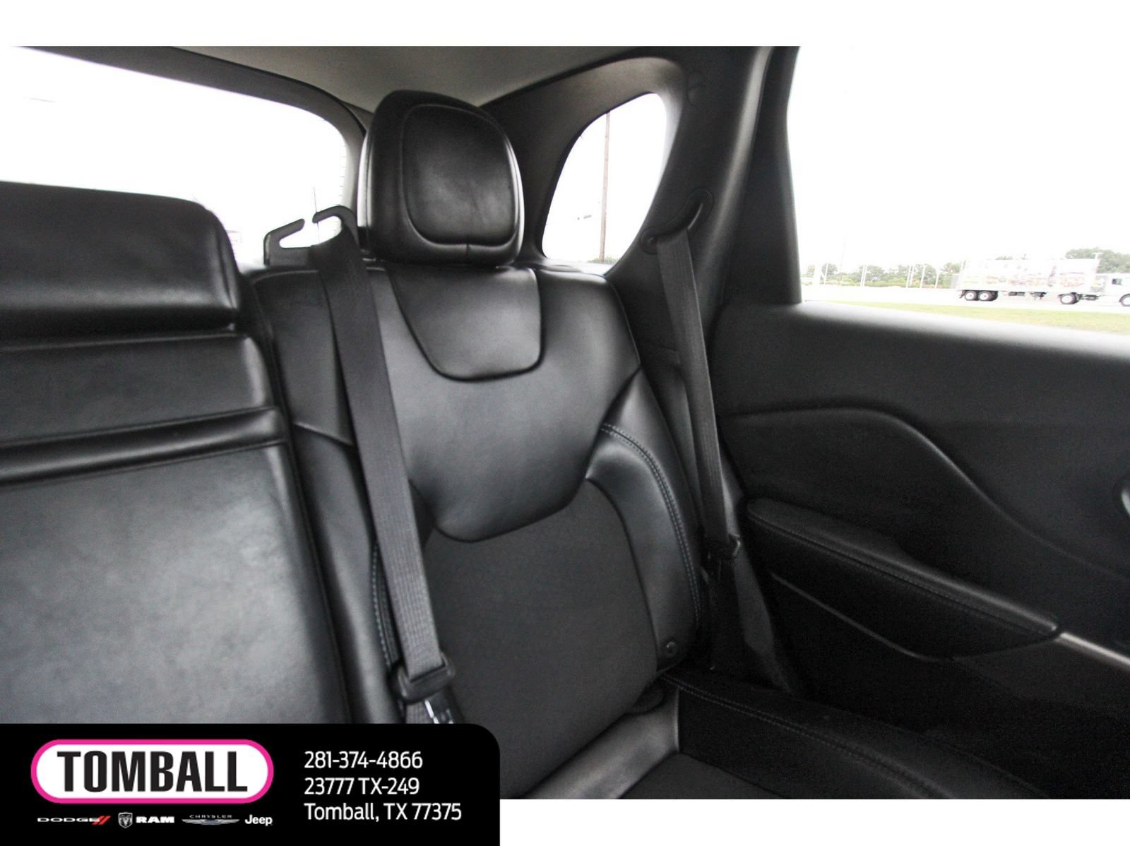 Used 2019 Jeep Cherokee Latitude Plus FWD image 12