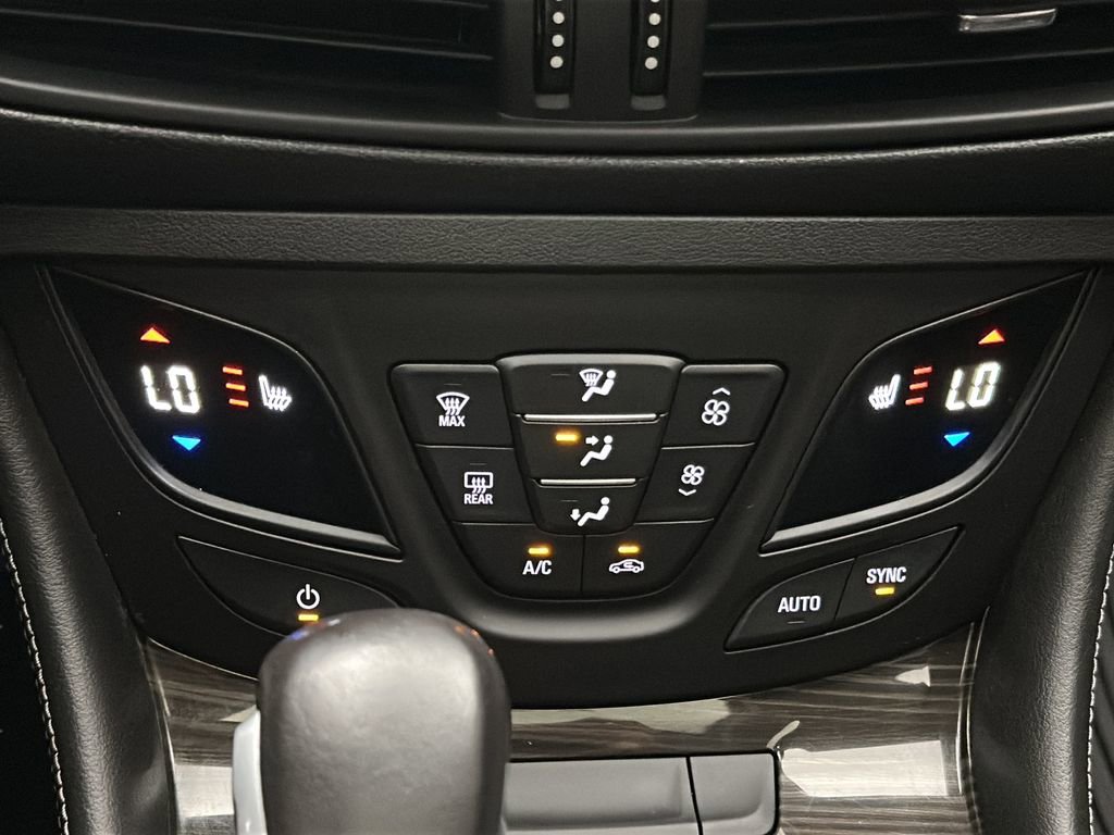 Used 2020 Buick Envision Premium AWD/4WD image 30