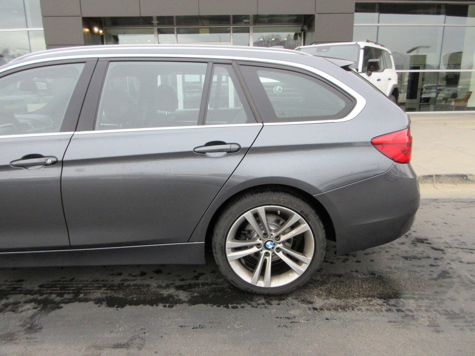 Used 2016 BMW 328i xDrive Wagon image 4