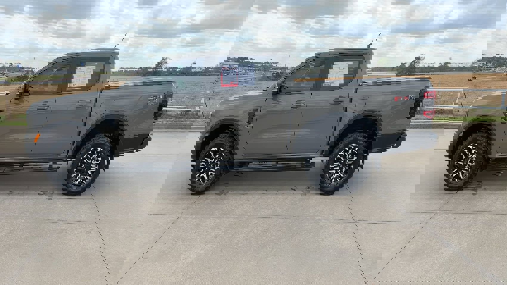 Used 2025 Ford Ranger Lariat w/ FX4 Off-Road Package image 6