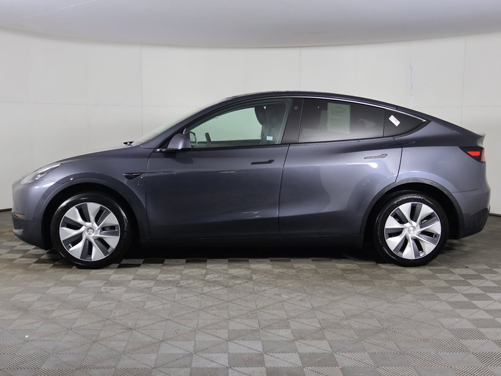 Used 2023 Tesla Model Y Long Range image 18