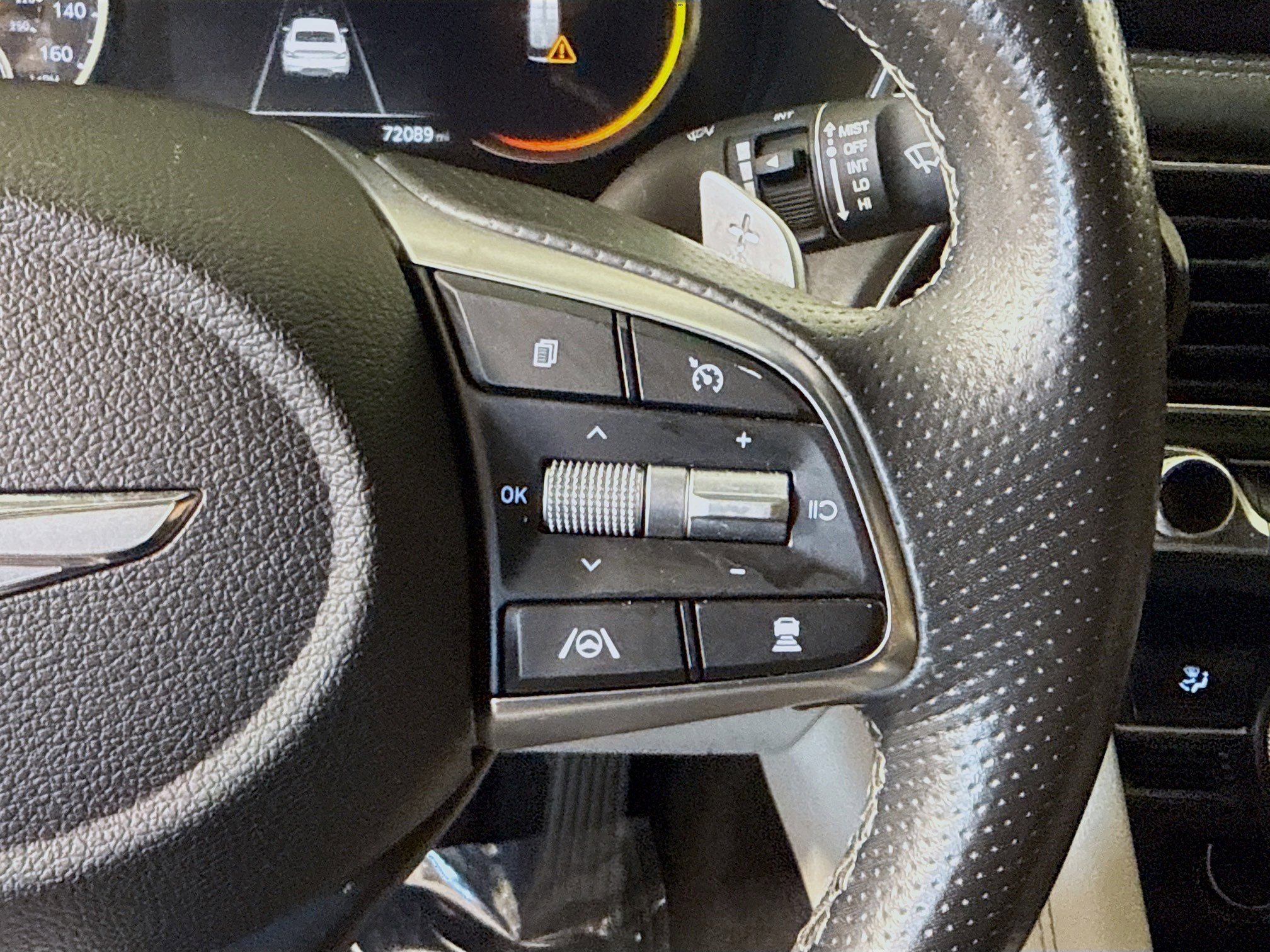 Used 2022 Genesis G70 2.0T RWD image 15