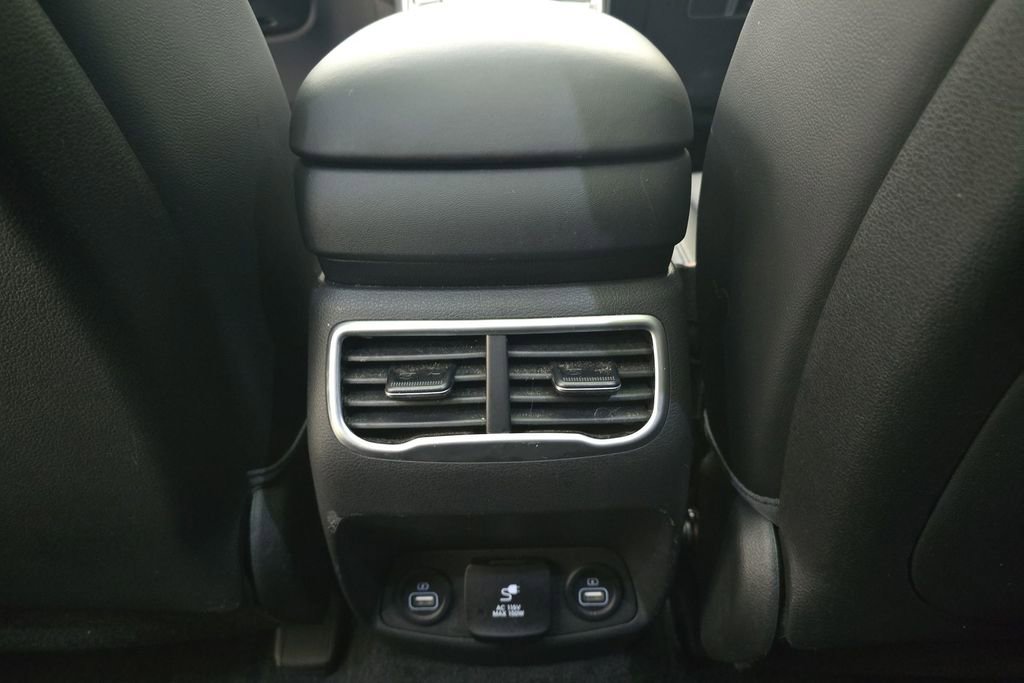 Used 2023 Hyundai Santa Fe Limited w/ Cargo Package image 25