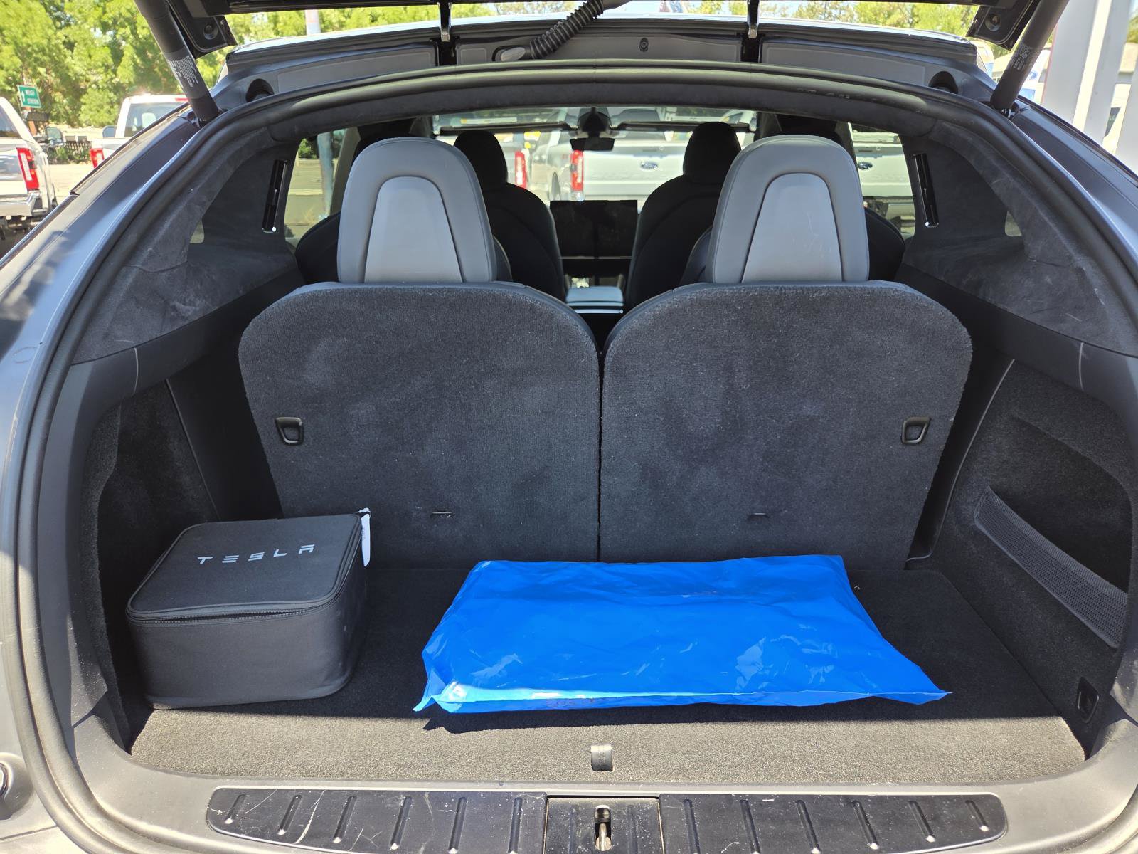 Used 2025 Tesla Model X AWD/4WD image 17