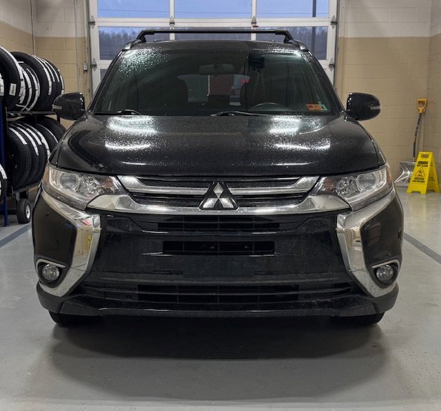 Used 2018 Mitsubishi Outlander SE image 3