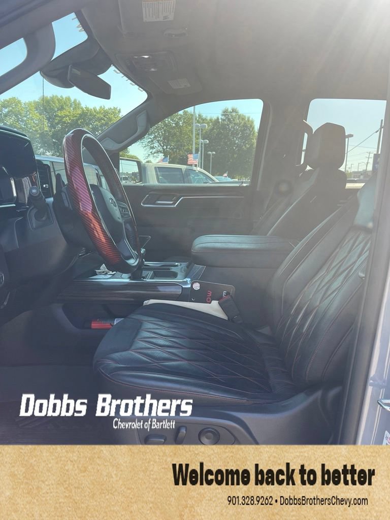 Used 2025 Chevrolet Silverado 1500 RST AWD/4WD image 6