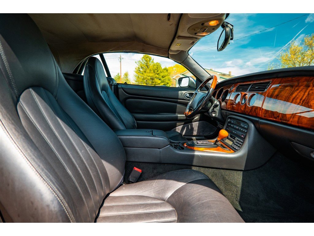 Used 1998 Jaguar XK8 Convertible image 28