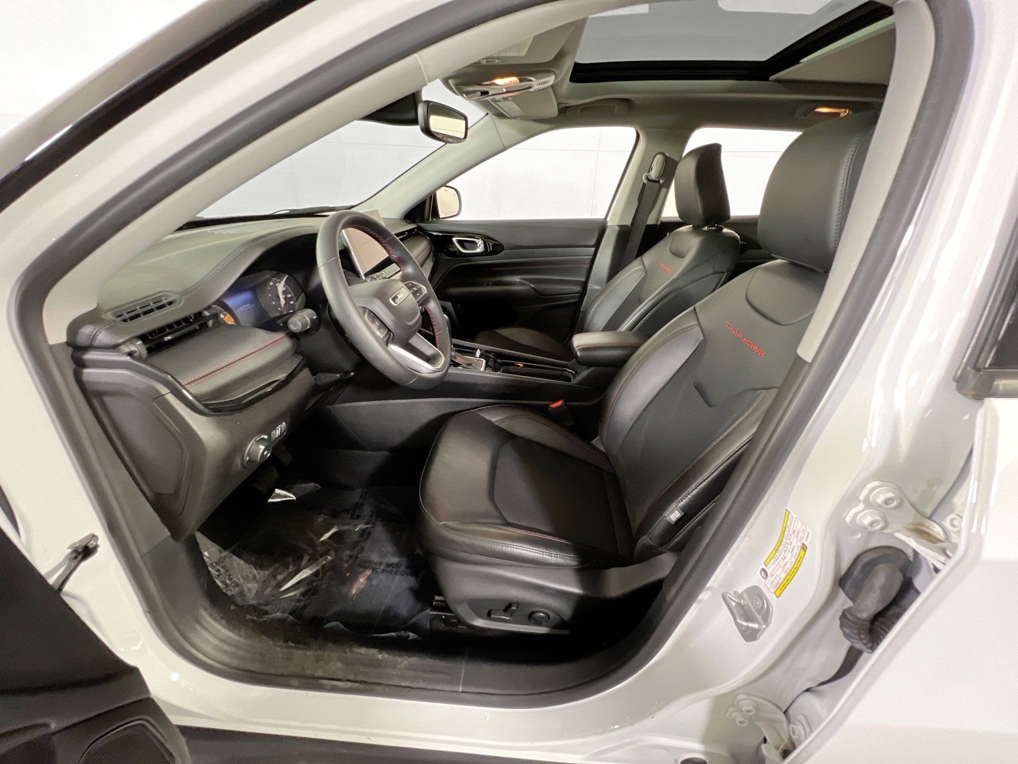 Used 2022 Jeep Compass Trailhawk w/ Sun and Sound Group image 19