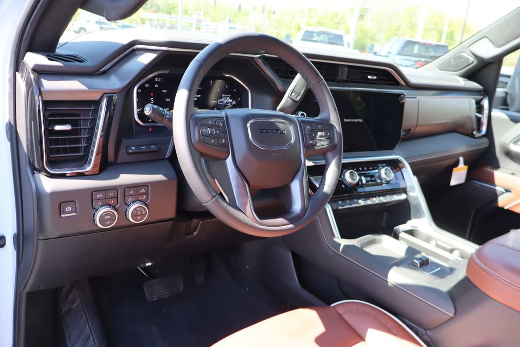 Used 2026 GMC Sierra 3500 Denali Ultimate AWD/4WD image 5