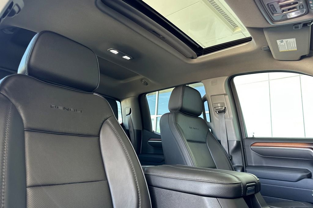 Used 2025 GMC Sierra 1500 Denali AWD/4WD image 16