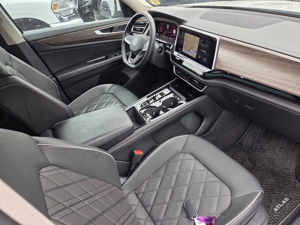 Used 2024 Volkswagen Atlas SEL Premium R-Line AWD/4WD image 30