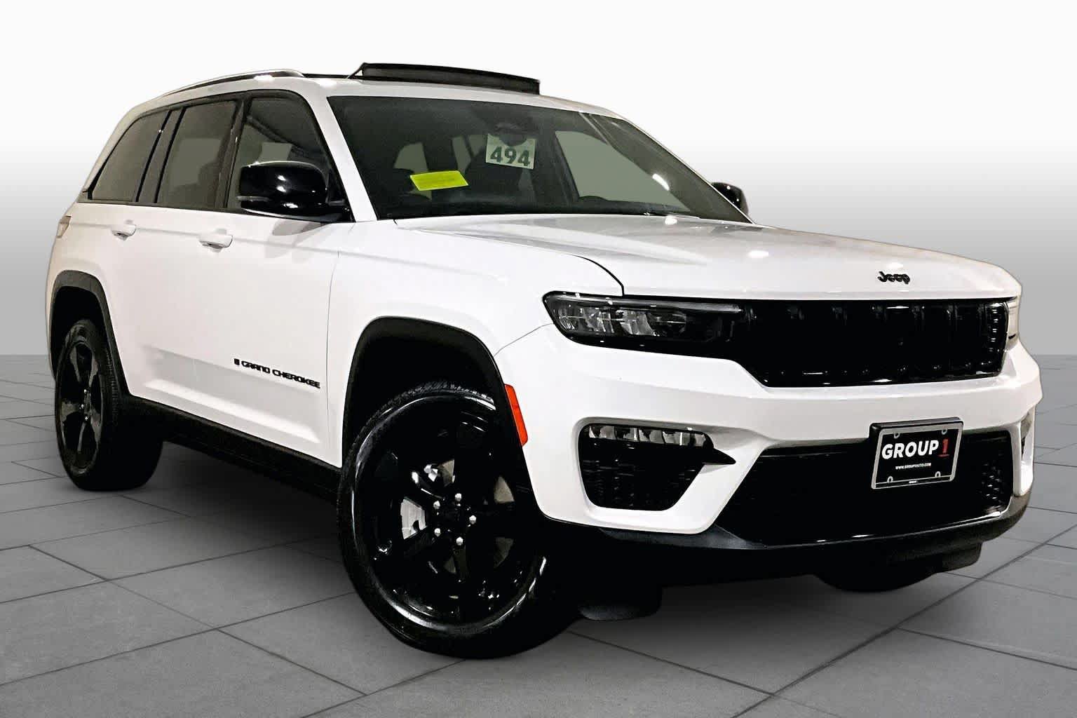 Used 2024 Jeep Grand Cherokee Limited w/ Black Appearance Package AWD/4WD image 2