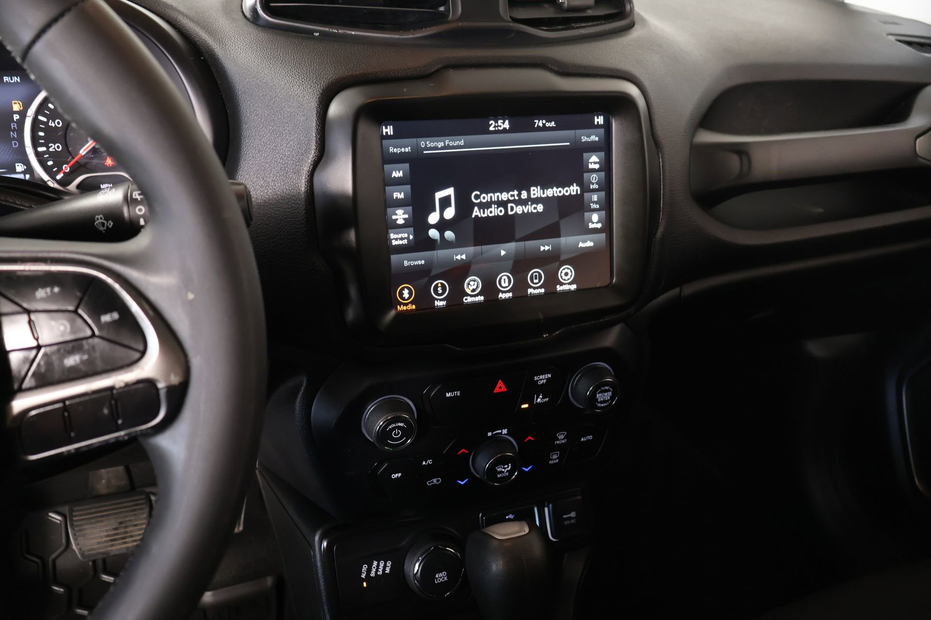 Used 2022 Jeep Renegade Latitude AWD/4WD image 5