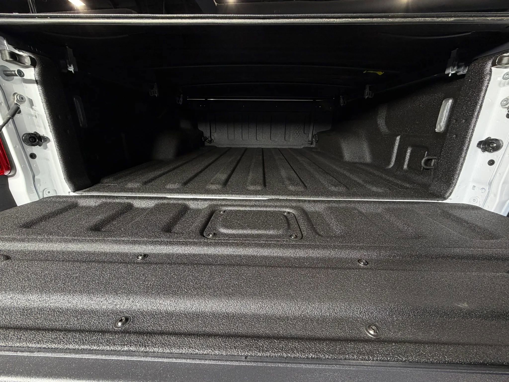 Used 2025 Jeep Gladiator Rubicon w/ Safety Group AWD/4WD image 13