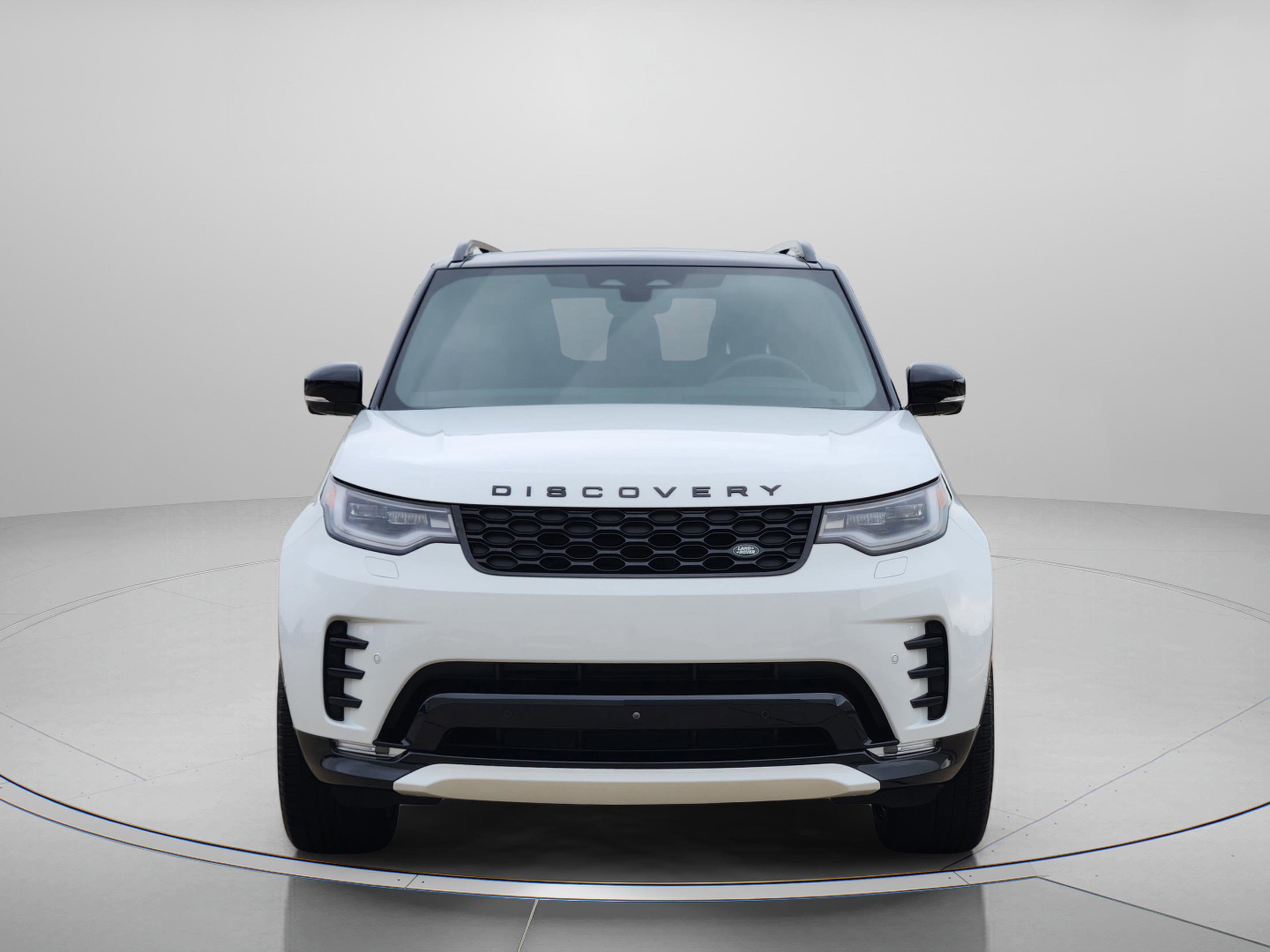 Used 2025 Land Rover Discovery Dynamic SE AWD/4WD image 6