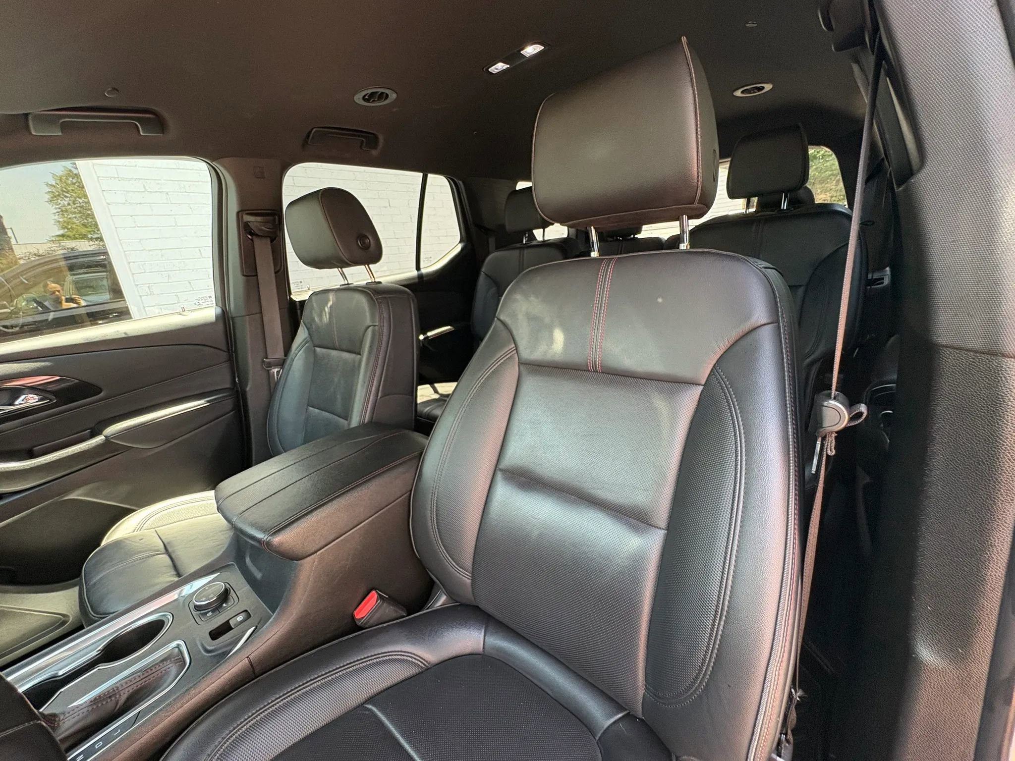 Used 2022 Chevrolet Traverse RS w/ LPO, 'HIT The Road' Package FWD image 31