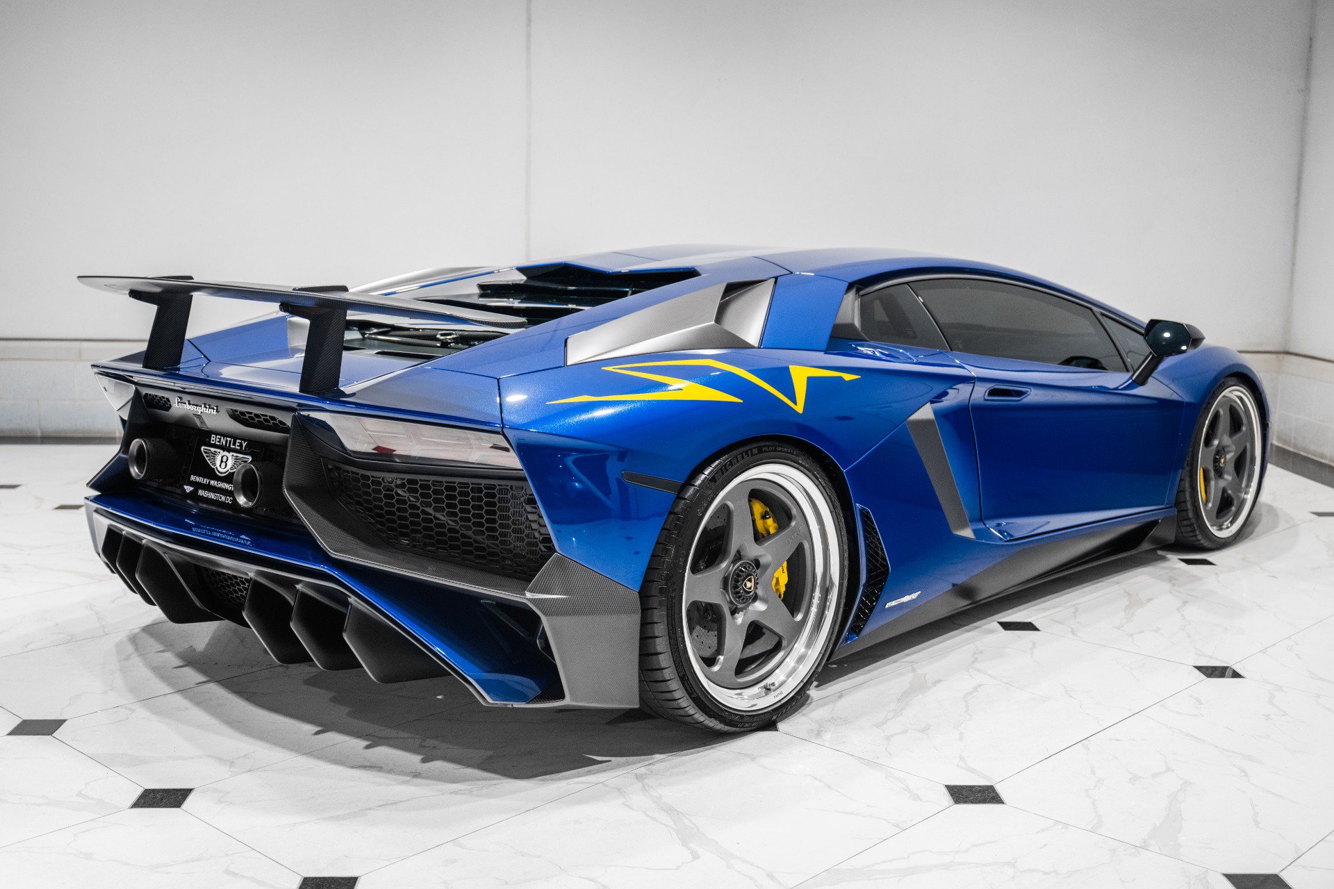 Used 2016 Lamborghini Aventador LP 750-4 Superveloce AWD/4WD image 9