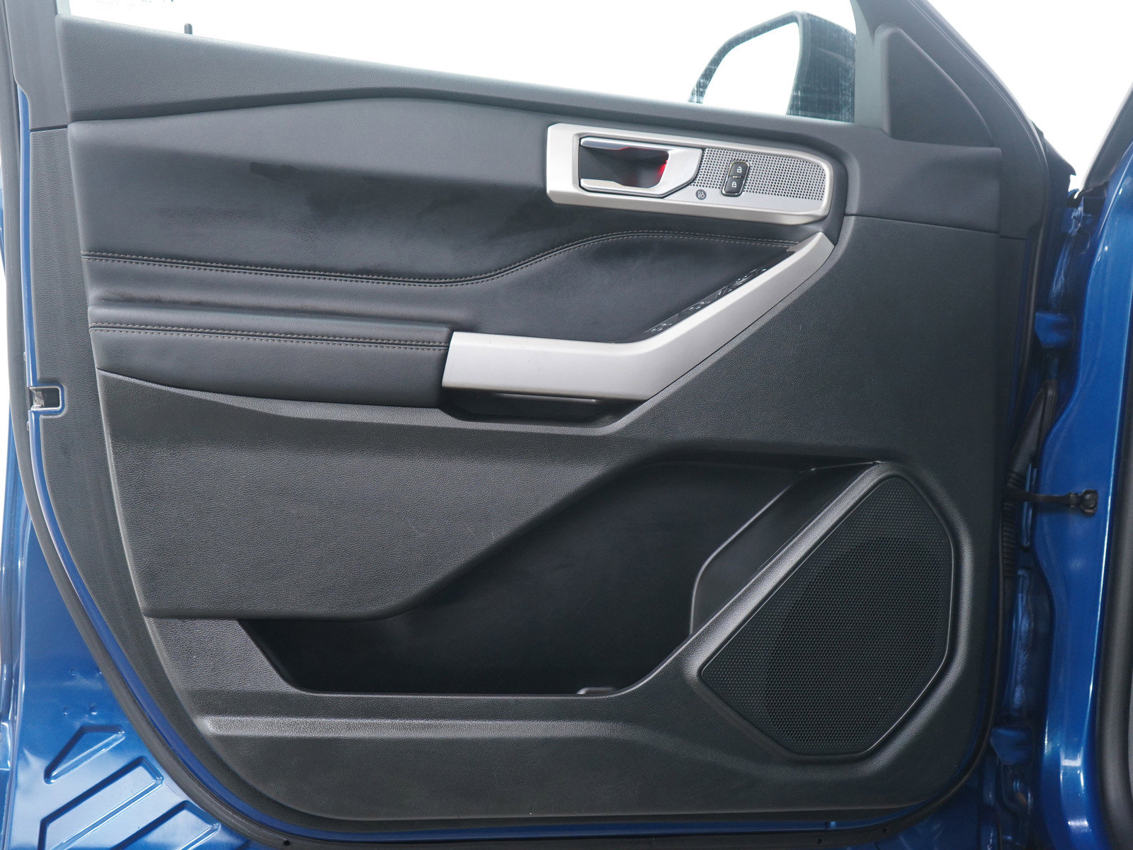 Used 2023 Ford Explorer Limited image 23