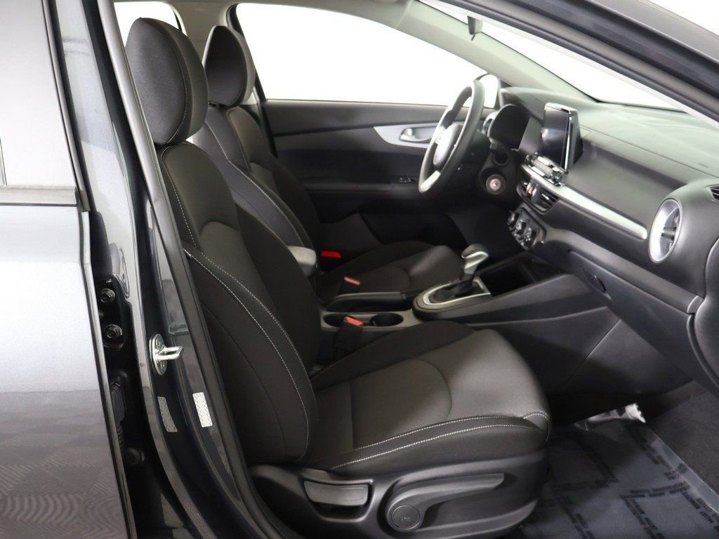Used 2023 Kia Forte LXS w/ LXS Technology Package FWD image 27