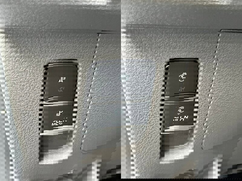 Used 2024 Ford Transit 350 XLT image 22