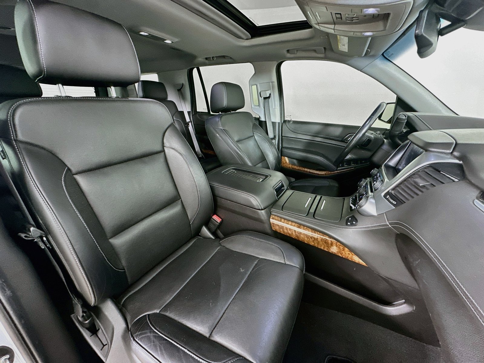 Used 2019 Chevrolet Tahoe Premier w/ RST 6.2L Performance Edition AWD/4WD image 46