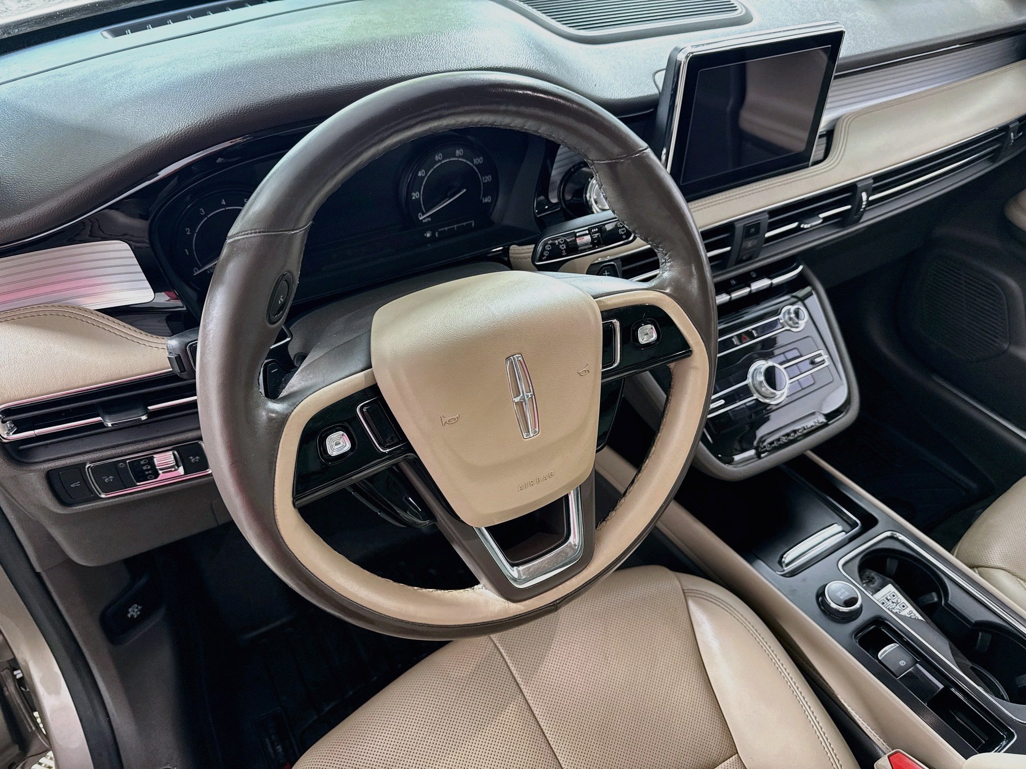 Used 2021 Lincoln Corsair AWD w/ Premium Package image 13