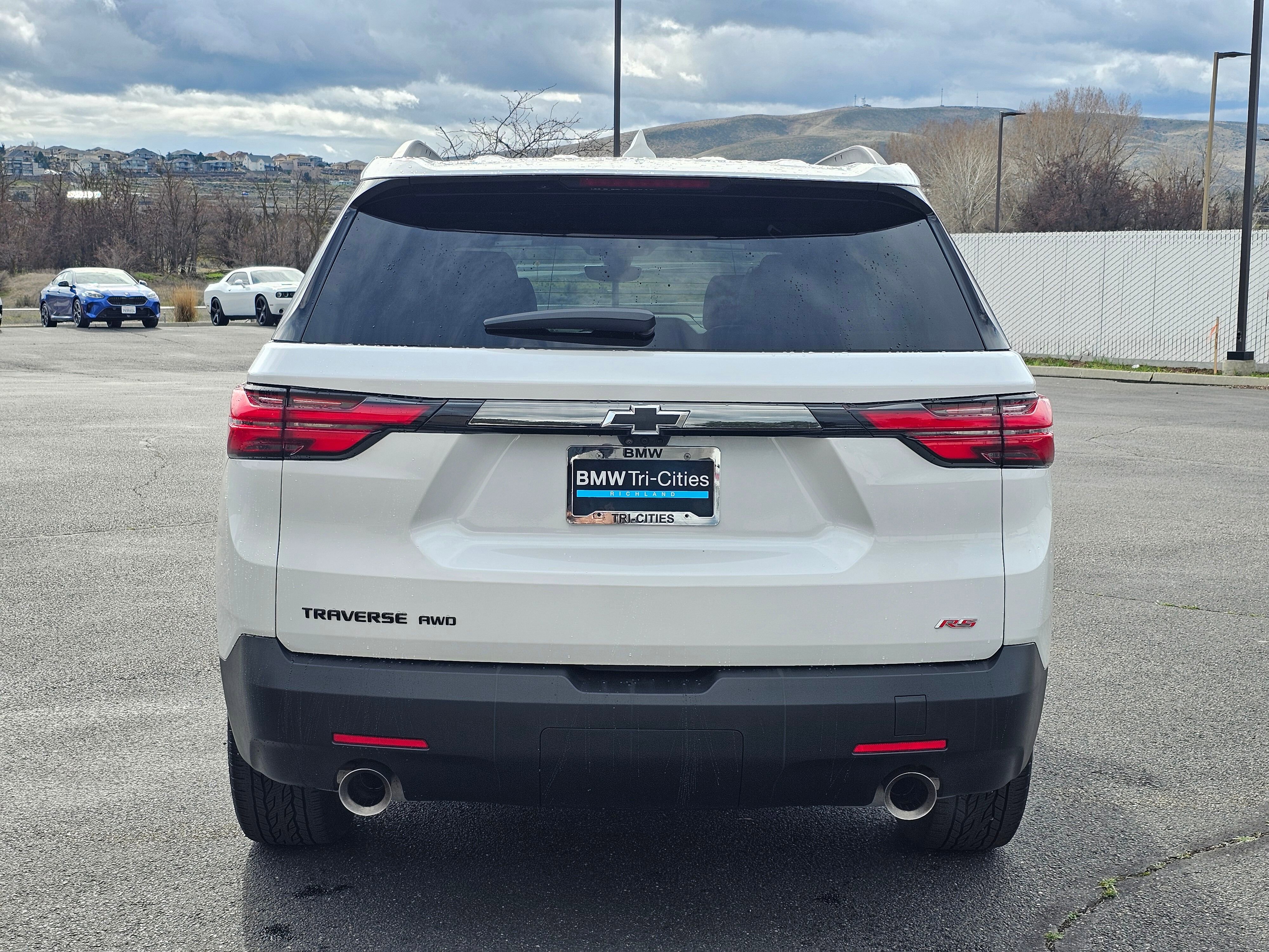 Used 2023 Chevrolet Traverse RS image 37