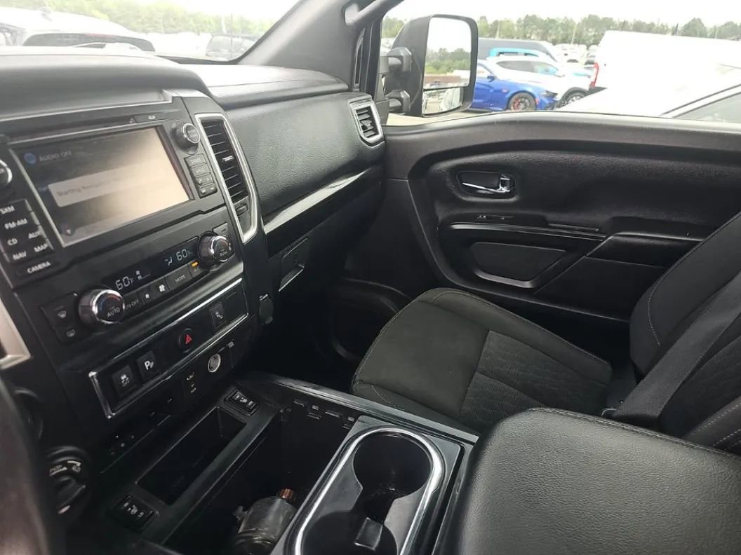Used 2018 Nissan Titan SV w/ SV Convenience Package AWD/4WD image 13