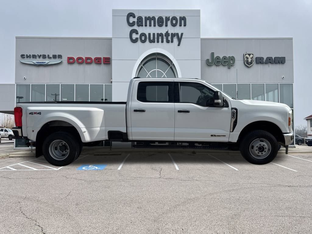 Used 2024 Ford F350 XLT image 2