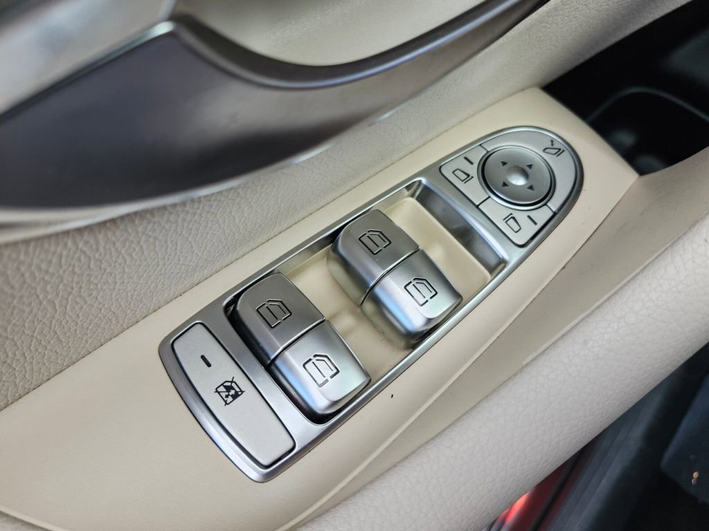 Used 2018 Mercedes-Benz E 300 image 25