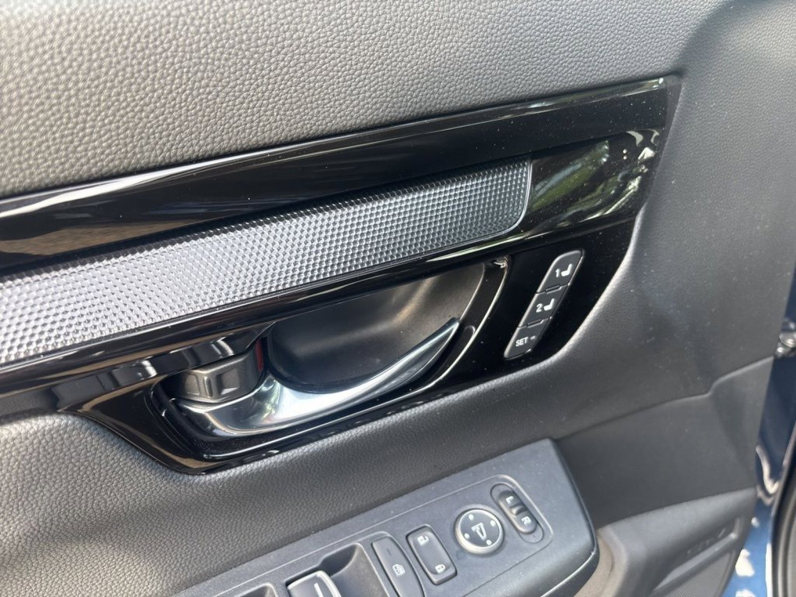 Used 2025 Honda CR-V Sport Touring image 17