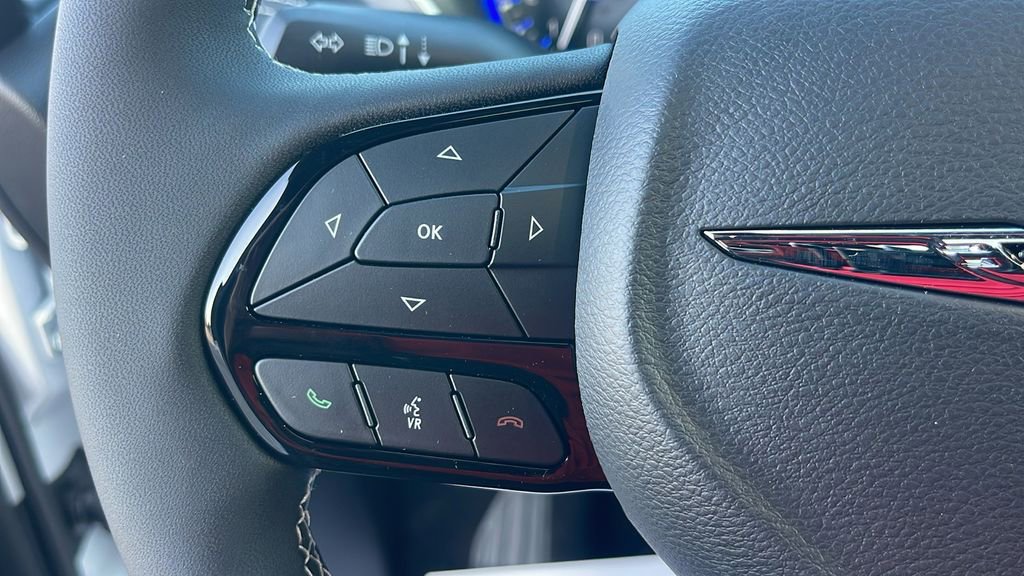 New 2025 Chrysler Pacifica Limited image 22