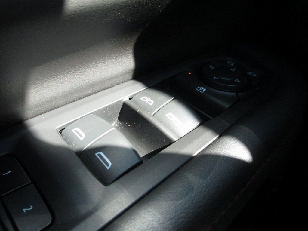 Used 2023 Chevrolet Suburban RST image 31