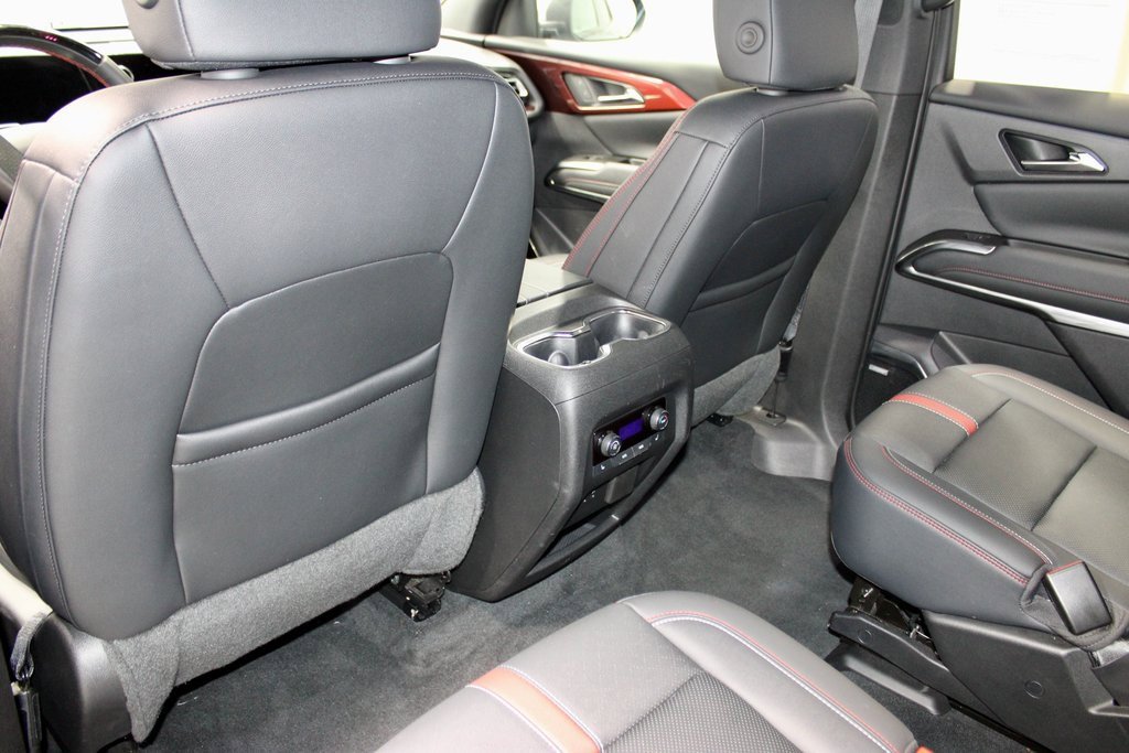 Used 2024 Chevrolet Traverse RS image 21