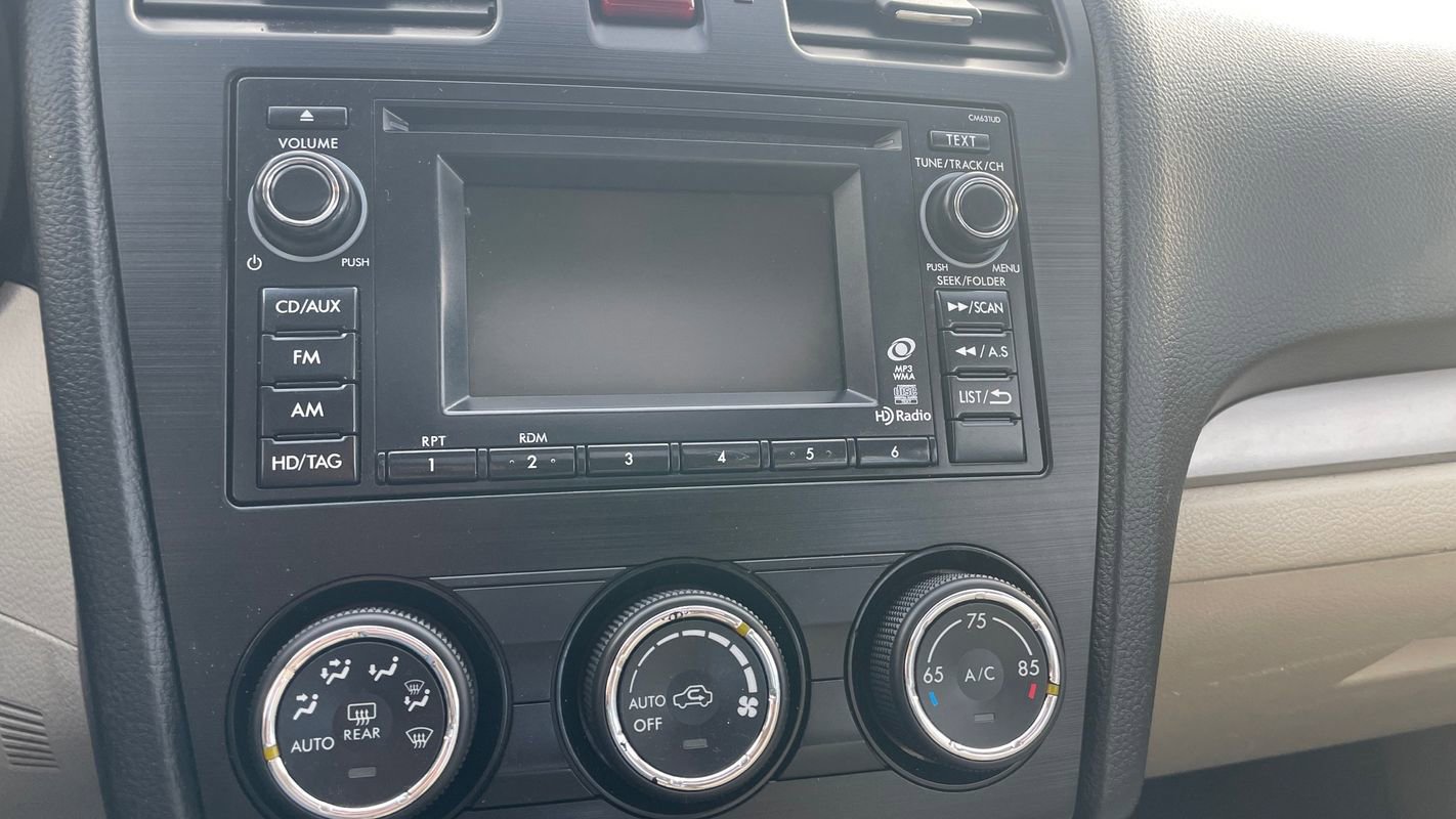 Used 2013 Subaru Impreza 2.0i Limited image 12