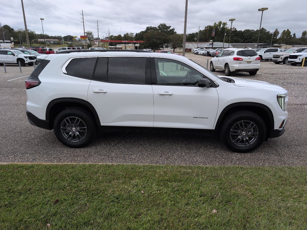 Used 2025 GMC Acadia Elevation image 6