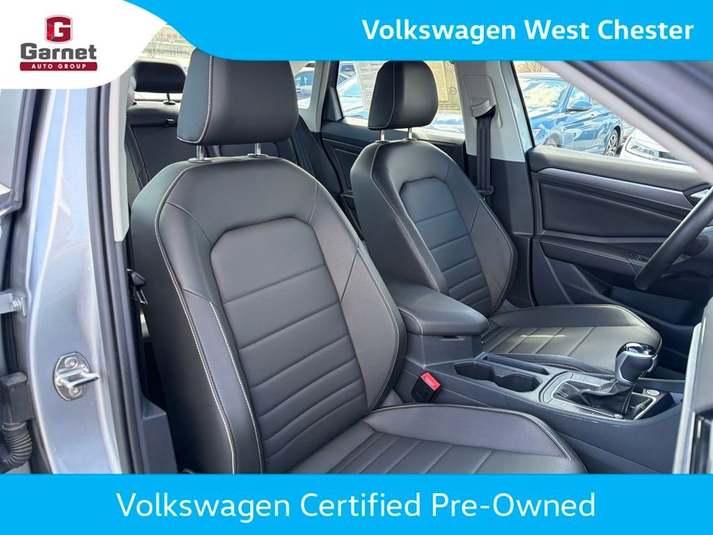 Certified 2023 Volkswagen Jetta SE FWD image 37